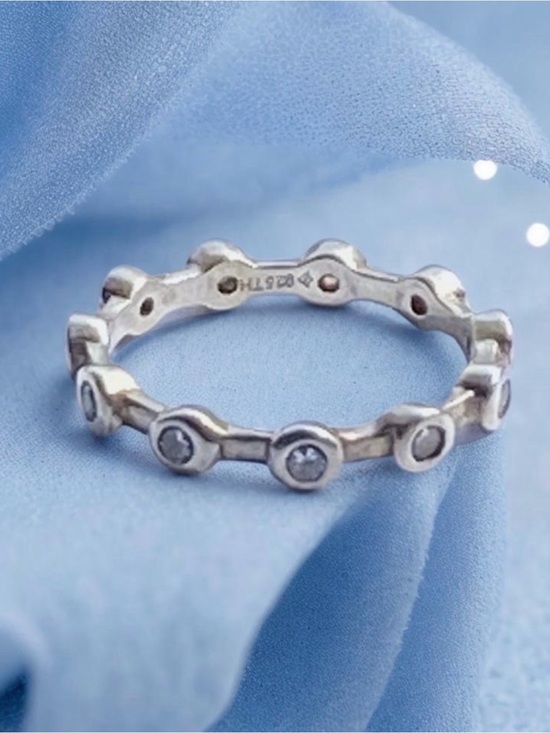 Silpada Jewelry - Silpada Sterling Silver Circle CZ Eternity Band  size 9